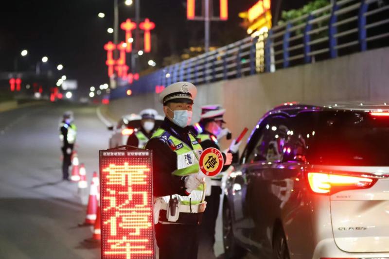 夜查酒驾保平安